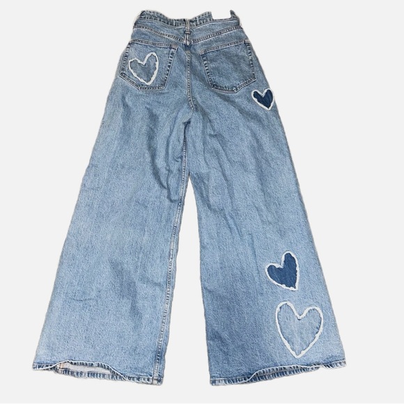 Social Tourist Ultra Highrise Baggy Wide Heart Patch Jeans - Picture 3 of 10